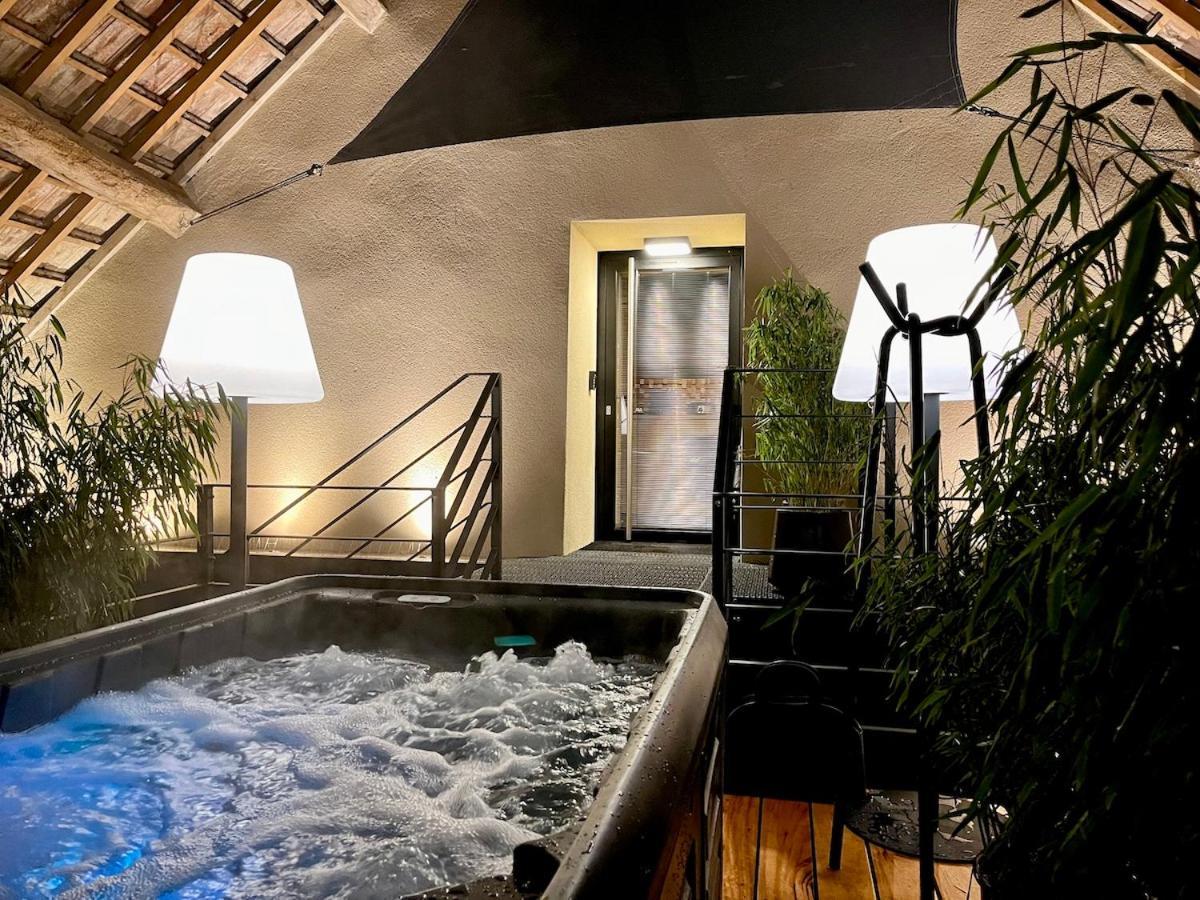 Le Domaine Des Pres Verts Suites & Chambres Avec Jacuzzi Privatif Jouey Экстерьер фото